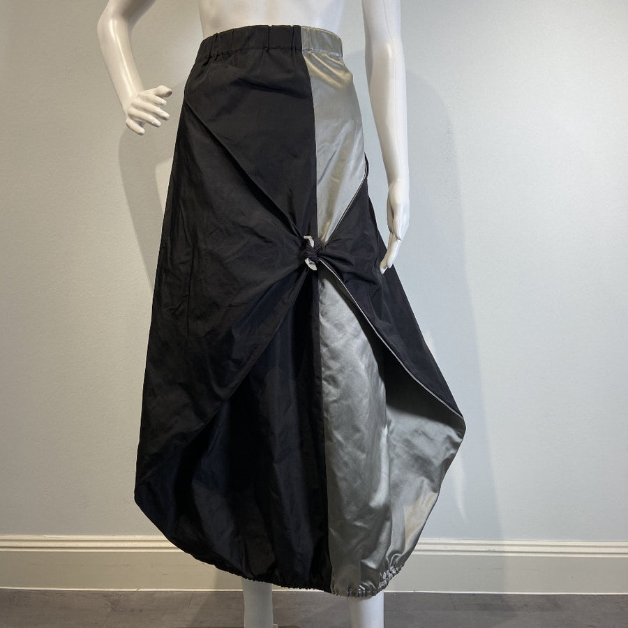 Knot skirt Pointed skirt with silk insert